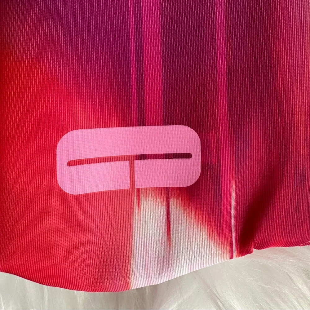 NWOT Clinique Red and Pink Cosmetic Bag - Picture 4 of 7
